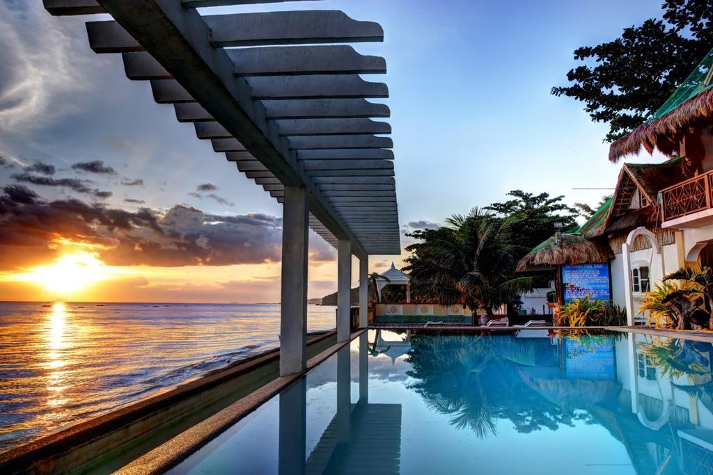 Jaimee'S Hotel, Resort And Restaurant Maasin  Εξωτερικό φωτογραφία
