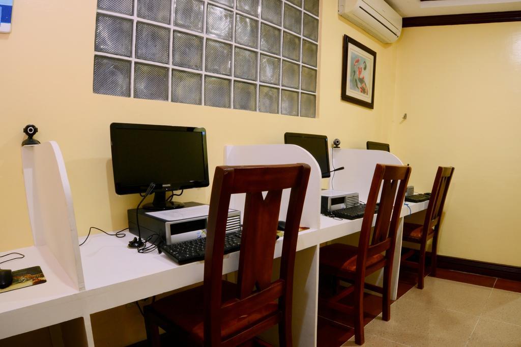 Jaimee'S Hotel, Resort And Restaurant Maasin  Εξωτερικό φωτογραφία