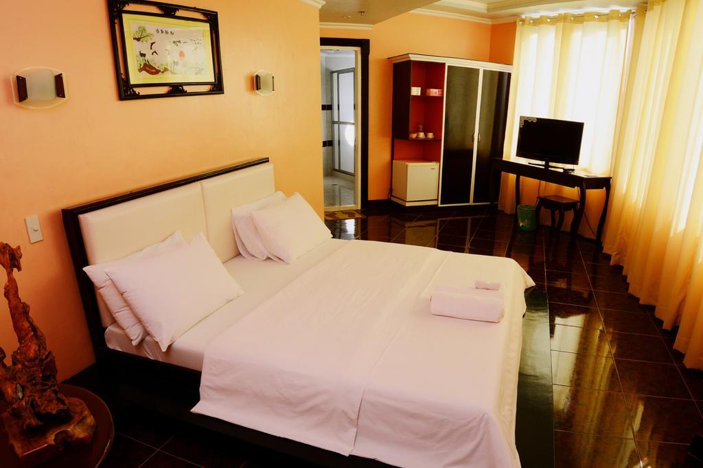 Jaimee'S Hotel, Resort And Restaurant Maasin  Δωμάτιο φωτογραφία